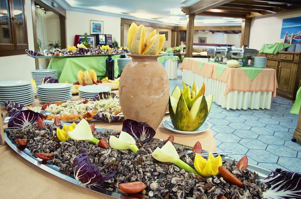 Hotel Club Parco Blu 4*